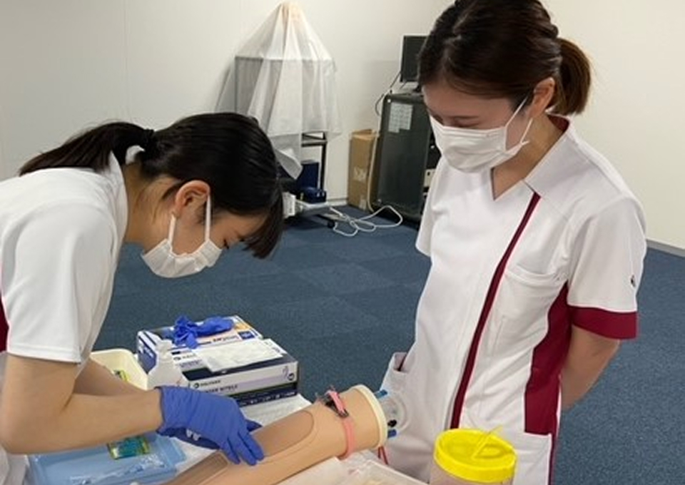 技術研修（スキルズラボトレーニング）の様子
